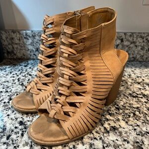 Dolce Vita Alyson Taupe Strappy Peep Toe Block Heel Sandals Size 8.5